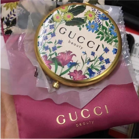 Gucci Beauty Floral Mirror with Red Pouch - Picture 4 of 4